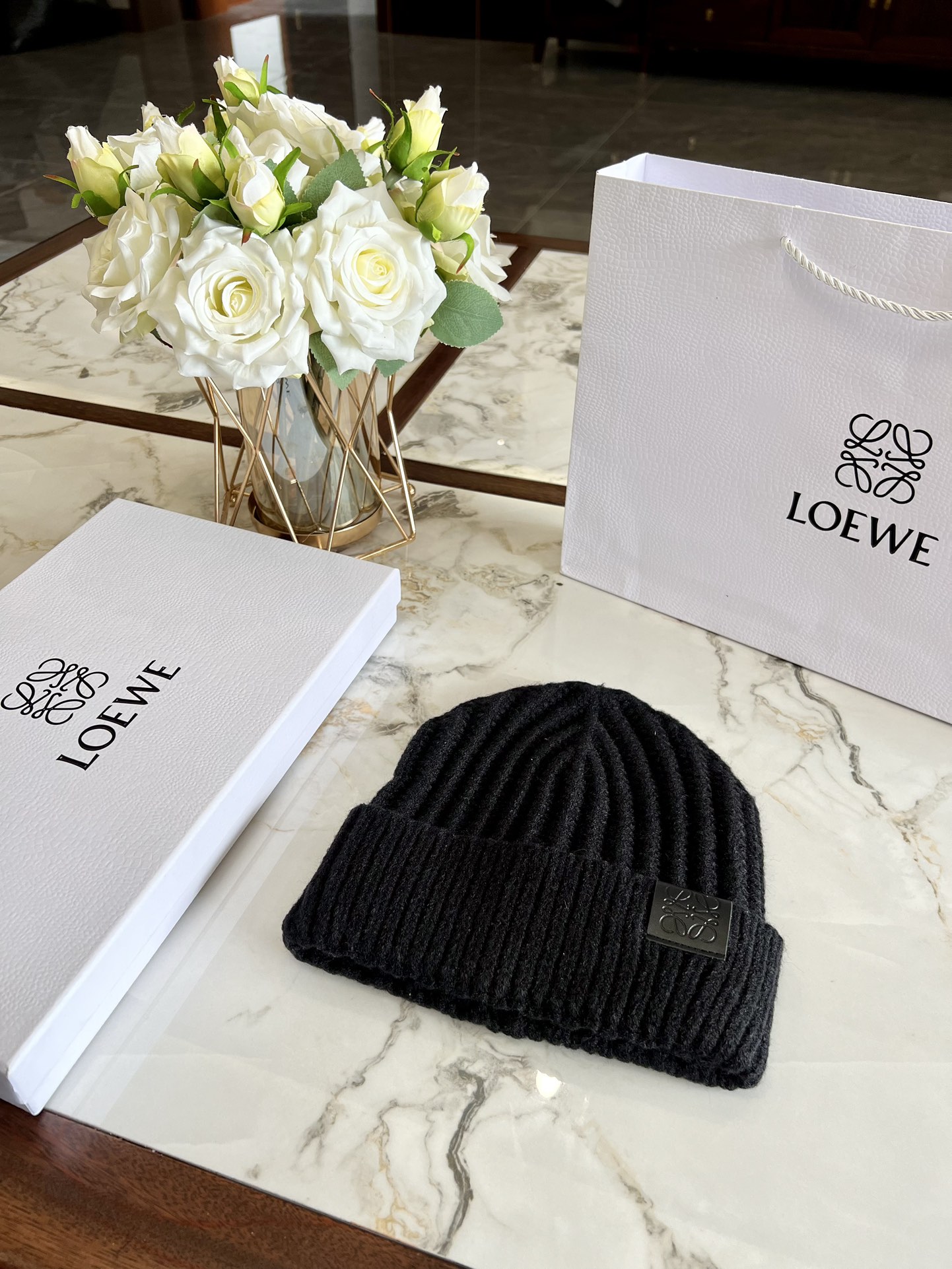 loewe hat model 09
